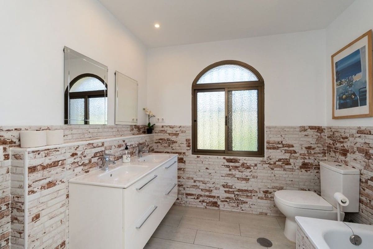 3 sypialnia Willa na sprzedaż w Marbesa z basenem garażem - 1 680 000 € (Ref: 8329081)