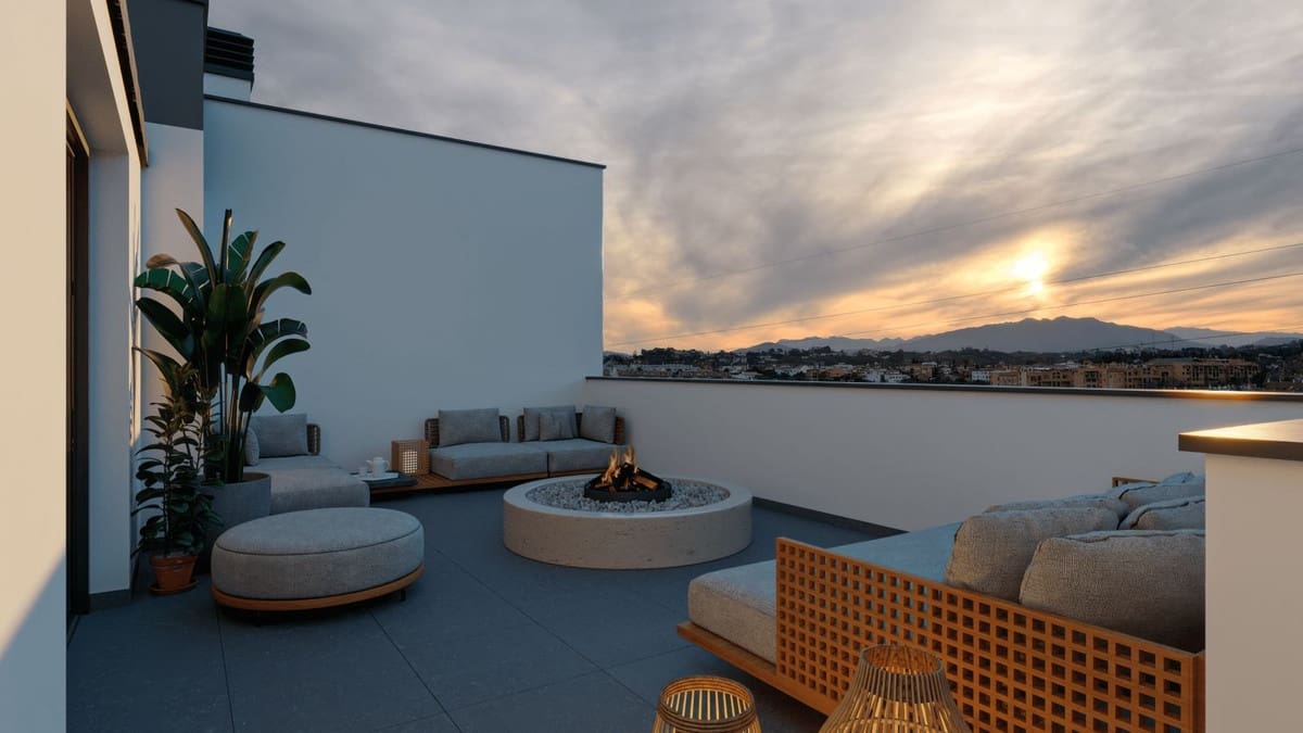 2 bedroom Apartment for sale in Fuengirola with pool garage - € 357,000 (Ref: 8342378)