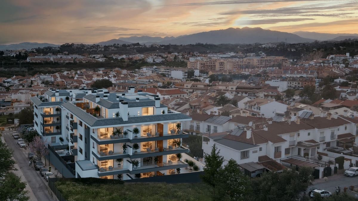2 bedroom Apartment for sale in Fuengirola with pool garage - € 357,000 (Ref: 8342378)