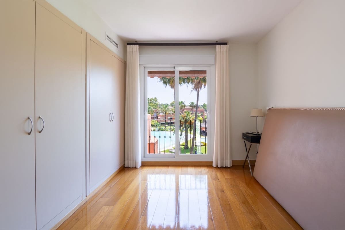 3 slaapkamer Penthouse te koop in Guadalmina met zwembad garage - € 950.000 (Ref: 8343731)
