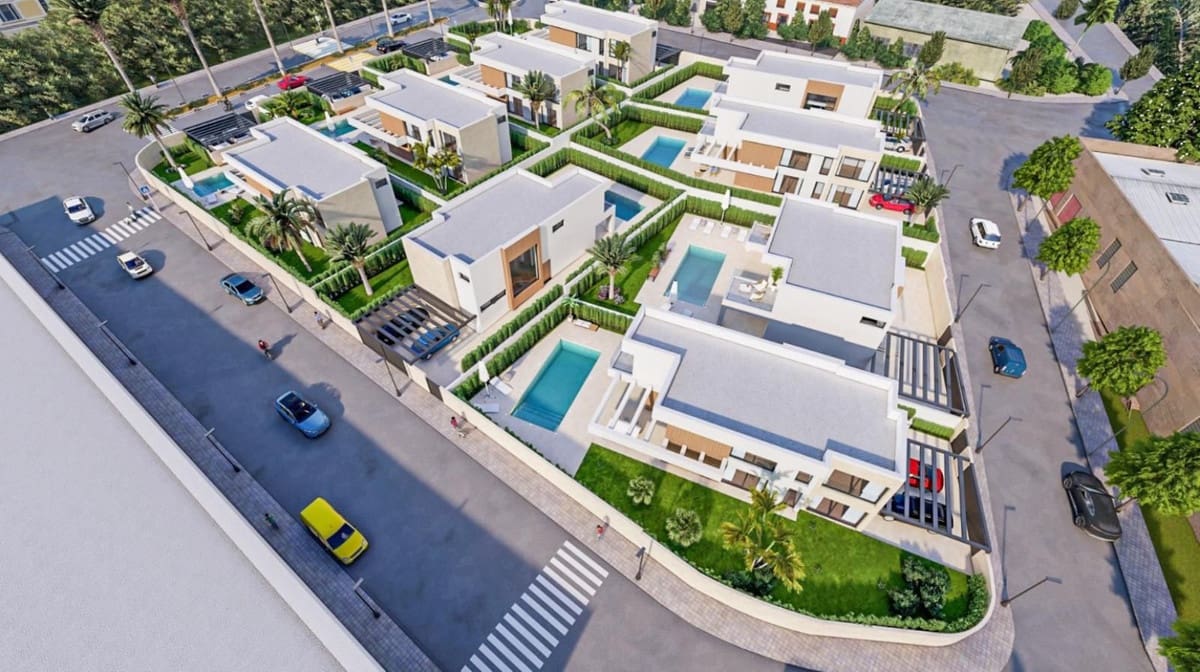 4 slaapkamer Villa te koop in La Duquesa / Puerto de la Duquesa met zwembad garage - € 960.000 (Ref: 8371753)