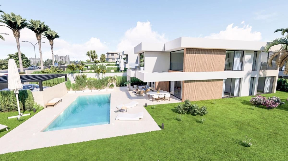 4 soverom Villa til salgs i La Duquesa / Puerto de la Duquesa med svømmebasseng garasje - € 960 000 (Ref: 8371753)