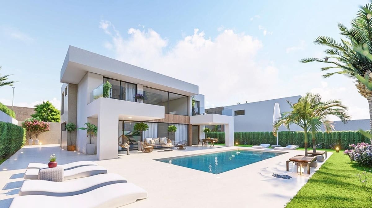 4 soverom Villa til salgs i La Duquesa / Puerto de la Duquesa med svømmebasseng garasje - € 960 000 (Ref: 8371753)