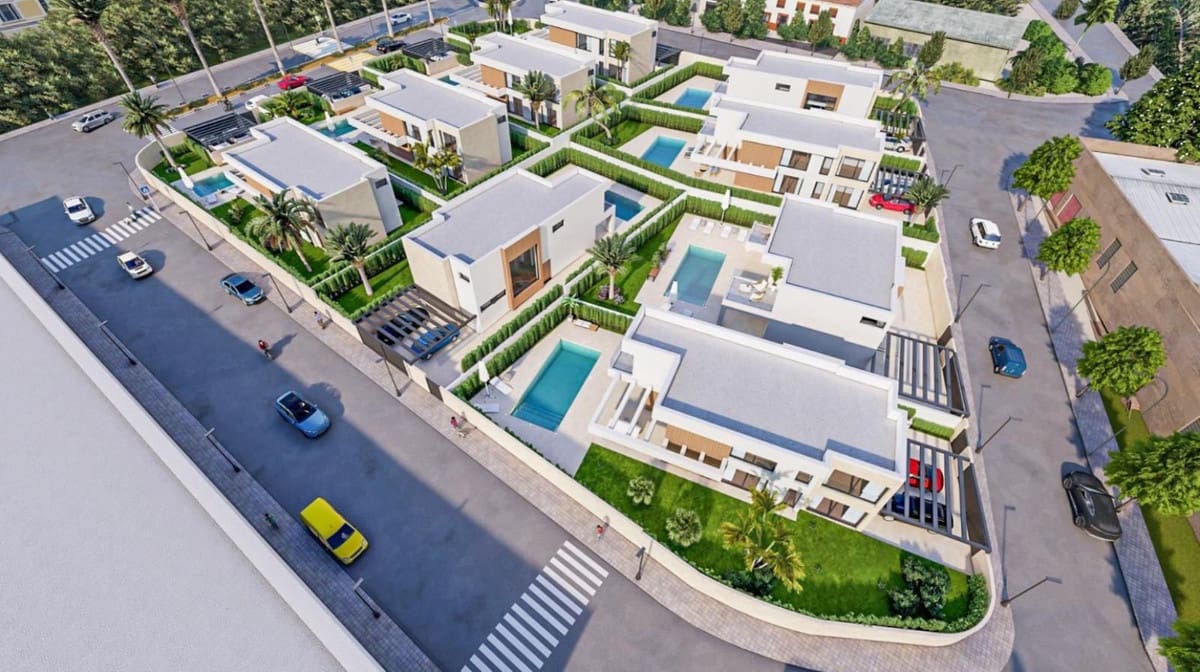 4 soverom Villa til salgs i La Duquesa / Puerto de la Duquesa med svømmebasseng garasje - € 960 000 (Ref: 8371753)