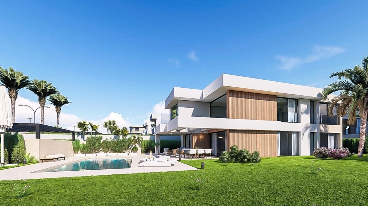 4 sypialnia Willa na sprzedaż w La Duquesa / Puerto de la Duquesa z basenem garażem - 960 000 € (Ref: 8371753)