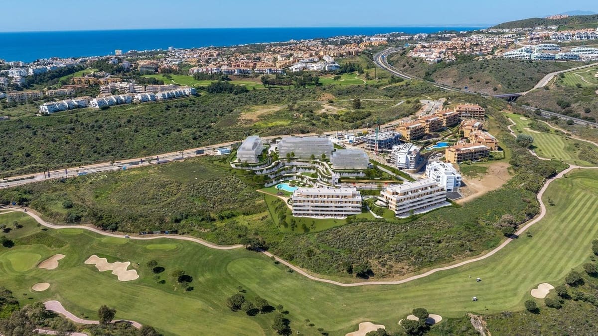 2 bedroom Apartment for sale in La Cala de Mijas with pool garage - € 341,000 (Ref: 8374781)