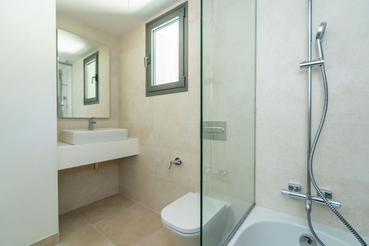 3 slaapkamer Huis te koop in Mijas Costa met zwembad garage - € 845.000 (Ref: 8440860)