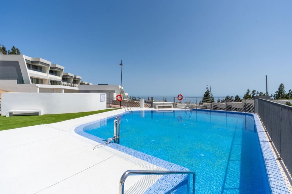 Casa de 3 habitaciones en Mijas Costa en venta con piscina garaje - 845.000 € (Ref: 8440860)