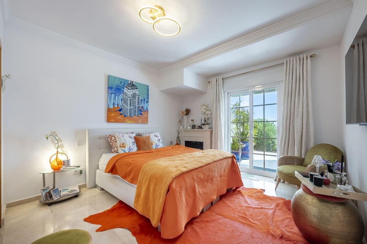 3 bedroom Townhouse for sale in La Mairena with garage - € 980,000 (Ref: 8474268)