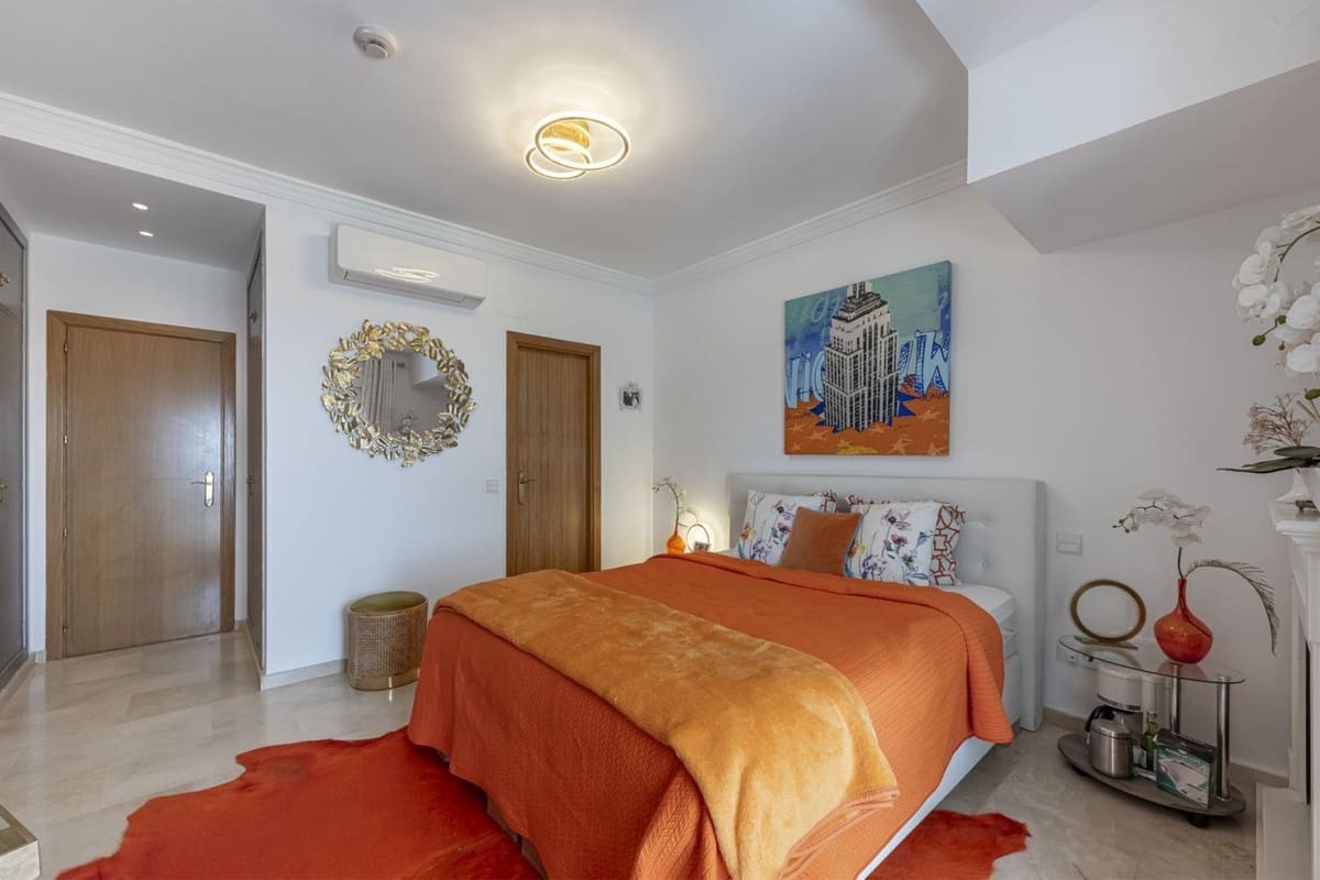 3 bedroom Townhouse for sale in La Mairena with garage - € 980,000 (Ref: 8474268)