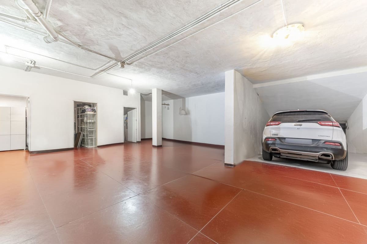 3 bedroom Townhouse for sale in La Mairena with garage - € 980,000 (Ref: 8474268)