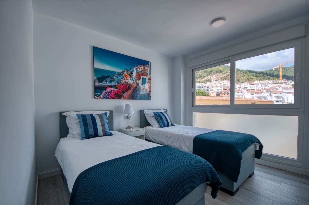 3 bedroom Penthouse for sale in Benahavis with pool garage - € 750,000 (Ref: 8474269)