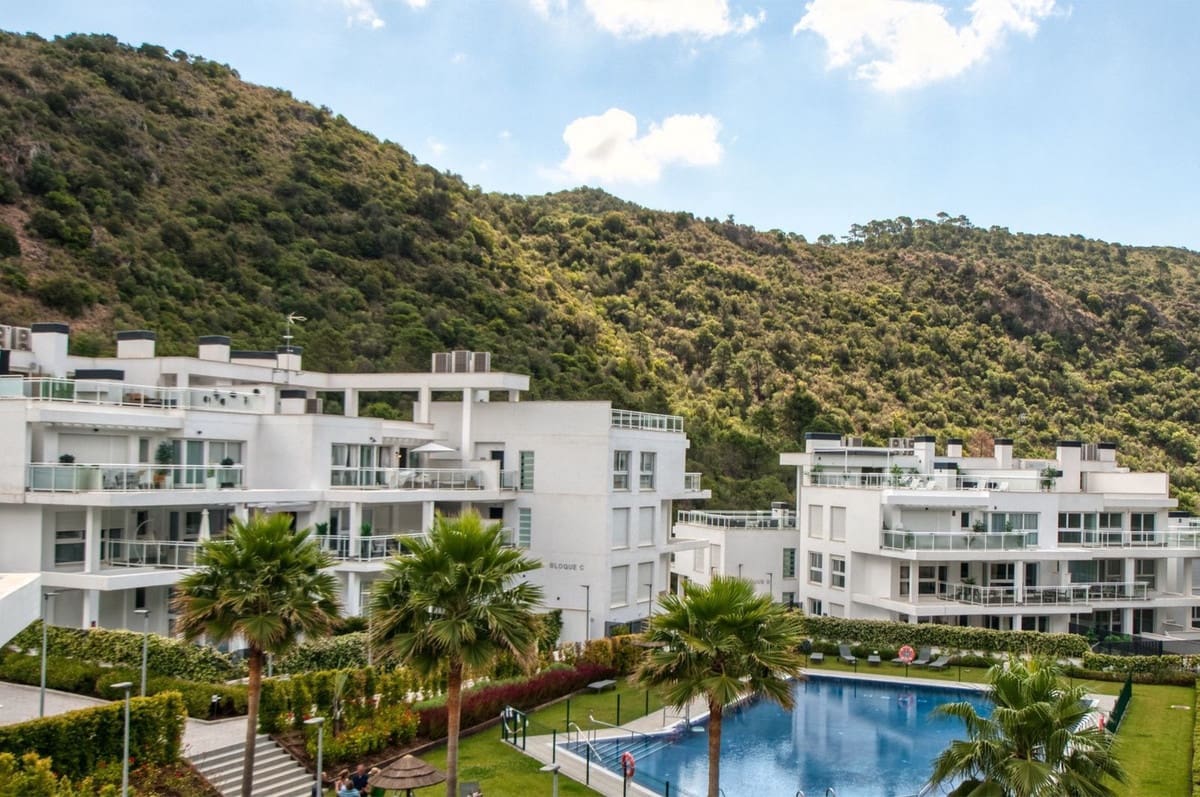 3 bedroom Penthouse for sale in Benahavis with pool garage - € 750,000 (Ref: 8474269)