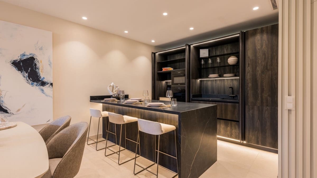 3 bedroom Apartment for sale in Guadalmansa with pool garage - € 1,825,000 (Ref: 8481486)