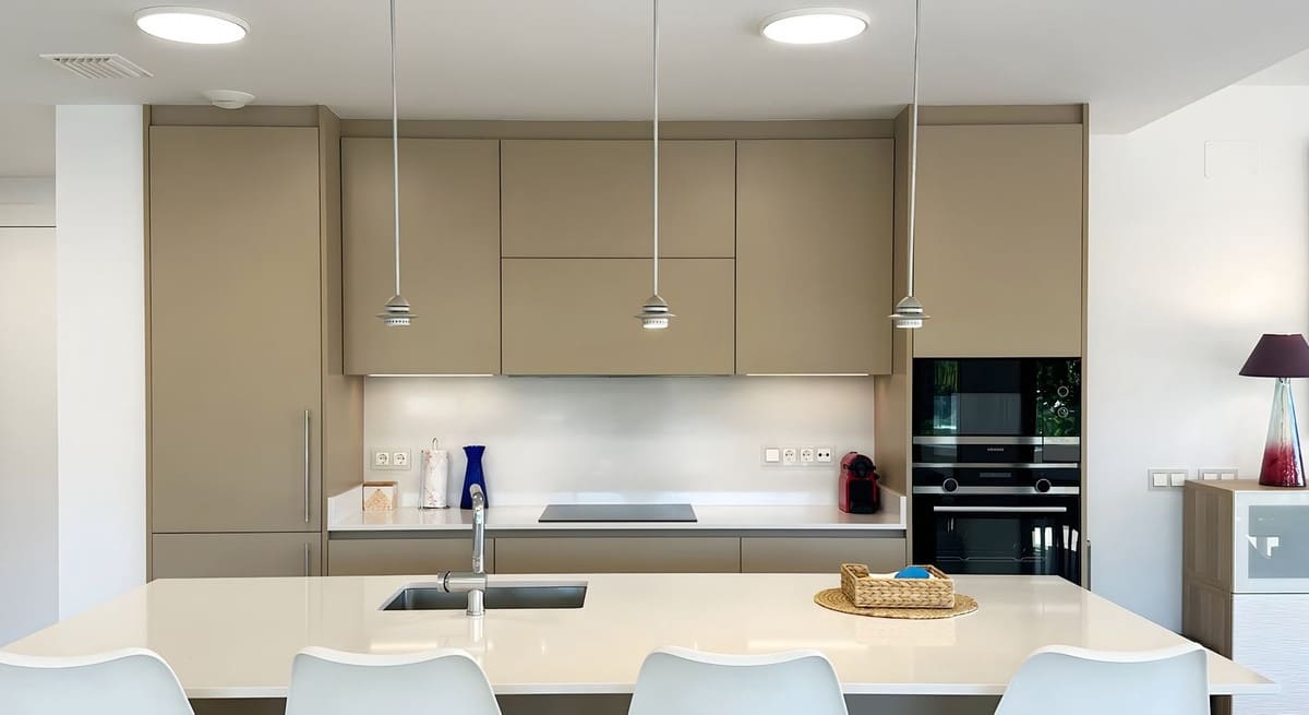 3 slaapkamer Appartement te koop in El Paraiso met zwembad garage - € 750.000 (Ref: 8558821)