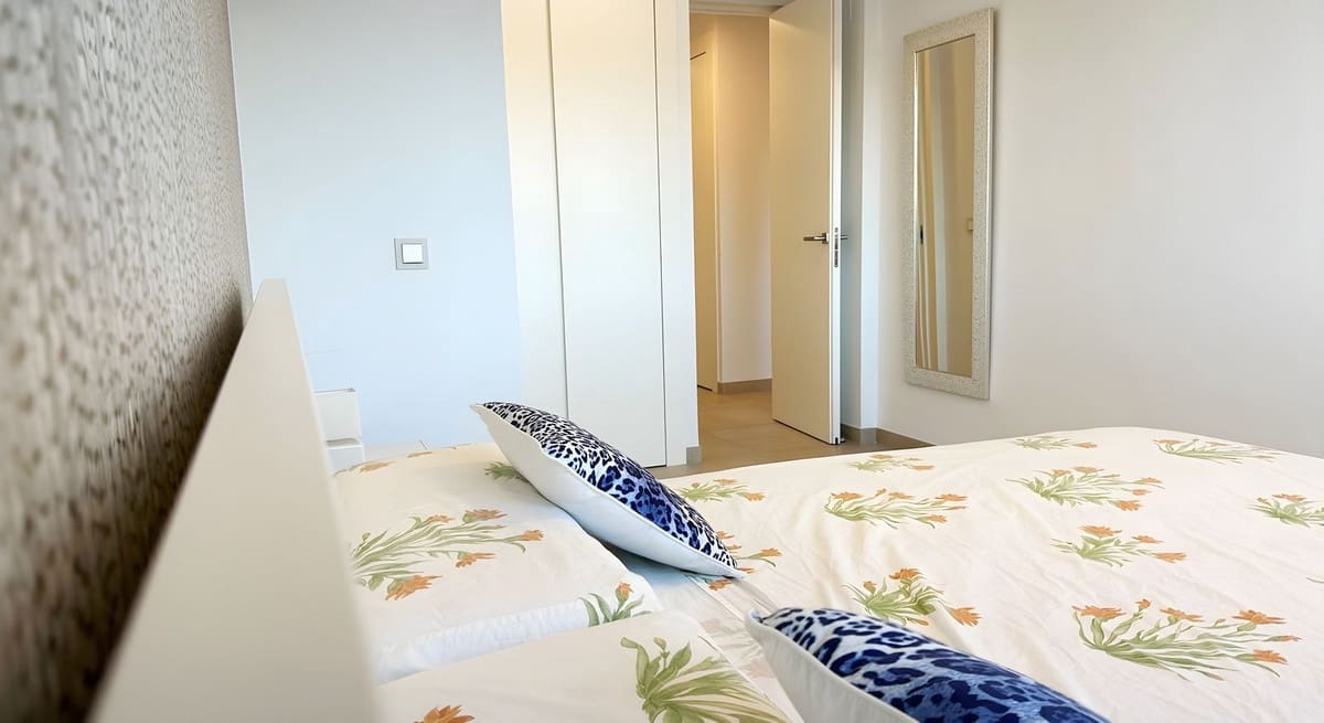 3 slaapkamer Appartement te koop in El Paraiso met zwembad garage - € 750.000 (Ref: 8558821)