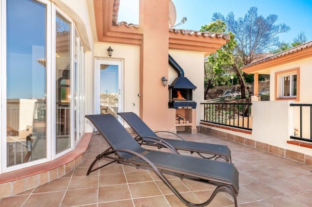 4 Zimmer Villa zu verkaufen in Riviera del Sol, Mijas mit Pool Garage - 699.000 € (Ref: 8581041)