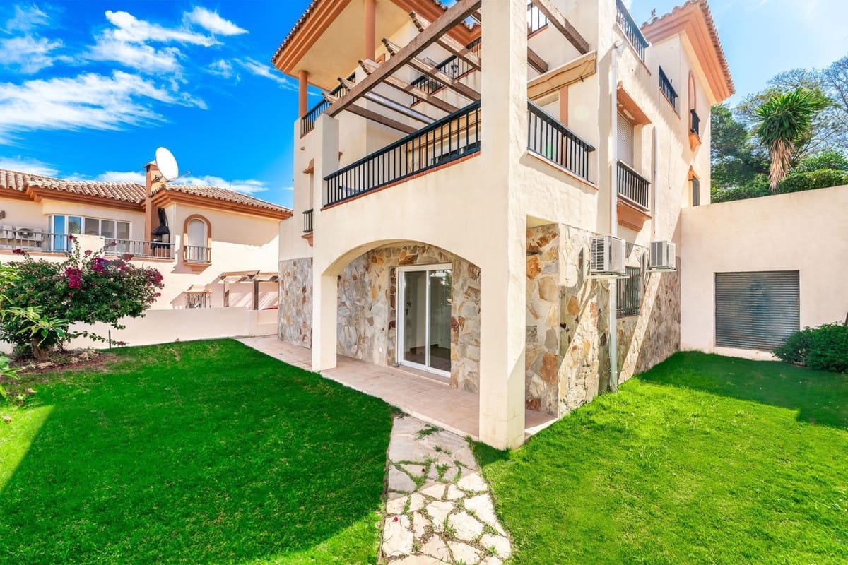 4 Zimmer Villa zu verkaufen in Riviera del Sol mit Pool Garage - 699.000 € (Ref: 8581041)