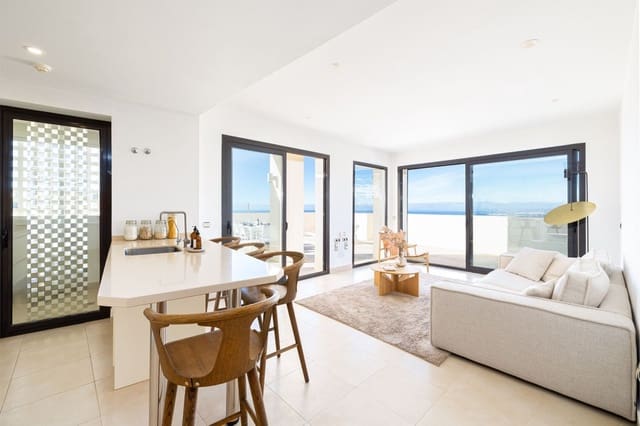 2 chambre Penthouse à vendre à Los Monteros, Marbella avec piscine garage - 579 000 € (Ref: 8581042)