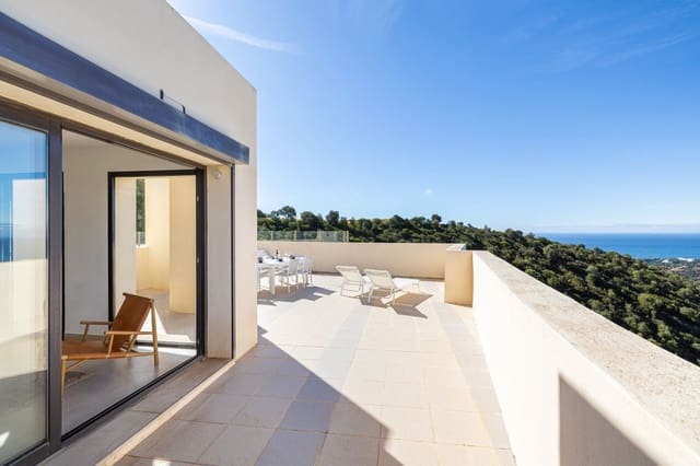 2 quarto Penthouse para venda em Los Monteros, Marbella com piscina garagem - 579 000 € (Ref: 8581042)