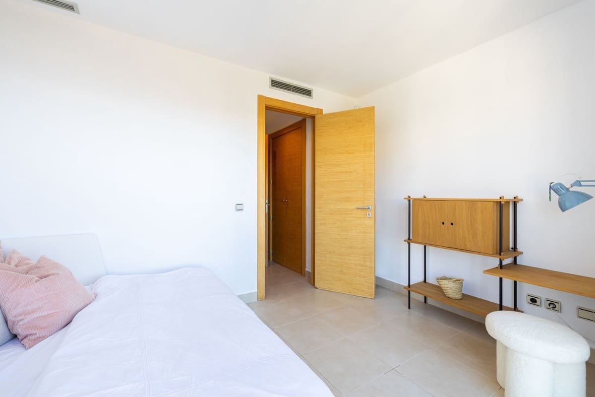 2 slaapkamer Penthouse te koop in Los Monteros met zwembad garage - € 579.000 (Ref: 8581042)