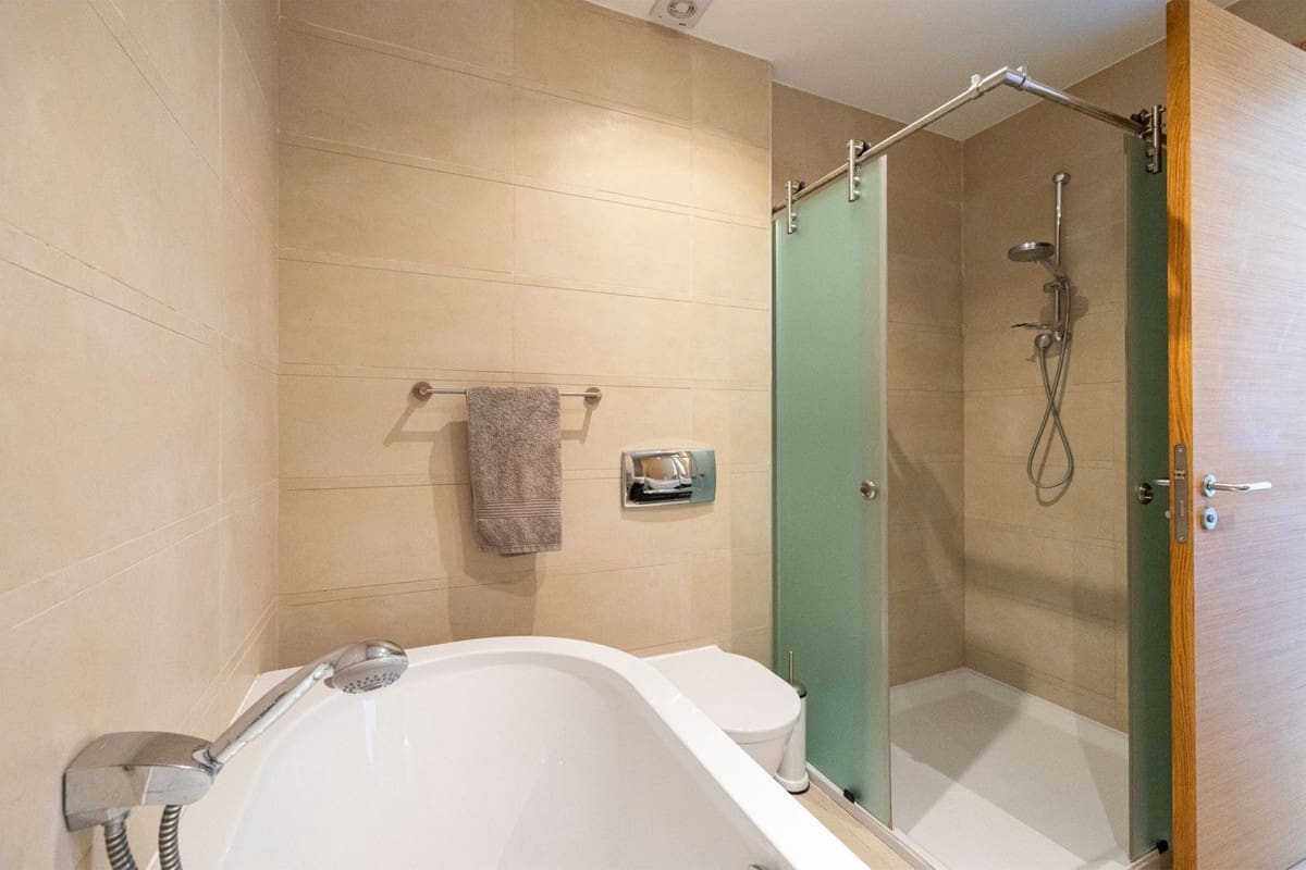 2 slaapkamer Penthouse te koop in Los Monteros met zwembad garage - € 579.000 (Ref: 8581042)