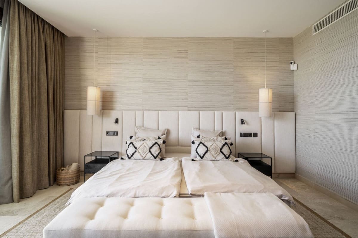 3 slaapkamer Appartement te koop in Bahia de Casares met zwembad garage - € 2.495.000 (Ref: 8583472)