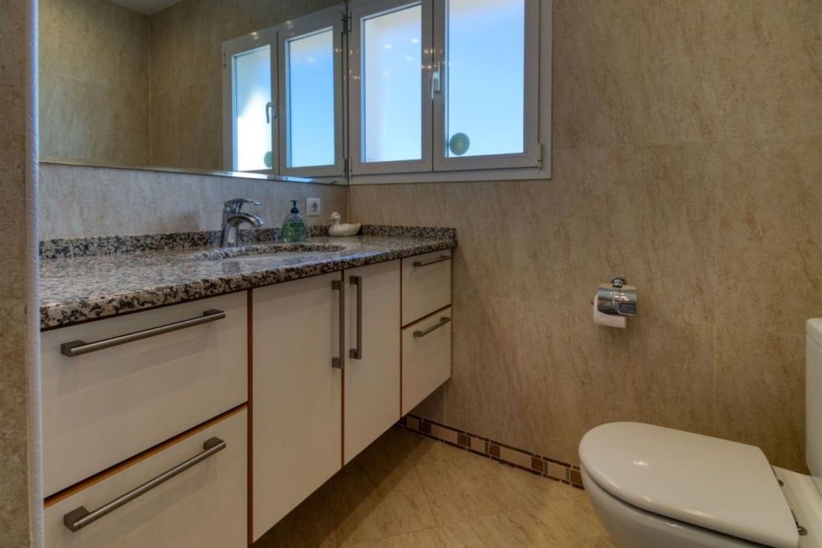 4 bedroom Villa for sale in Mijas with pool garage - € 1,499,000 (Ref: 8594287)