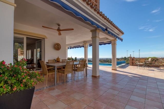 4 sovrum Villa till salu i Mijas med pool garage - 1 395 000 € (Ref: 8594287)