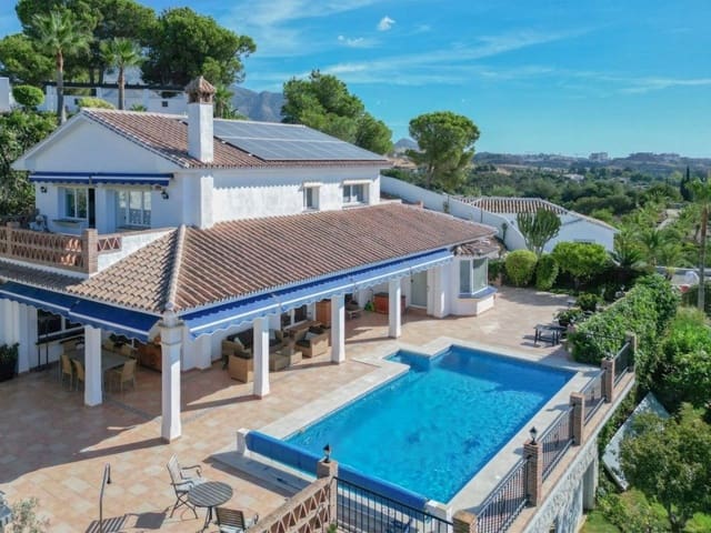 4 sovrum Villa till salu i Mijas med pool garage - 1 395 000 € (Ref: 8594287)