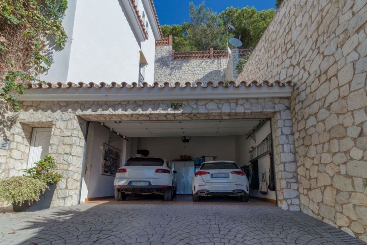 4 sovrum Villa till salu i Mijas med pool garage - 1 395 000 € (Ref: 8594287)