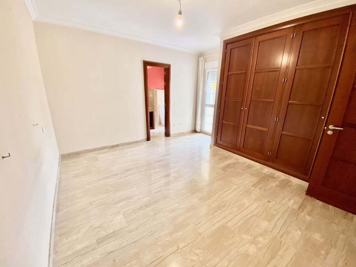 3 chambre Maison de Ville à vendre à Calahonda avec piscine garage - 650 000 € (Ref: 8594290)