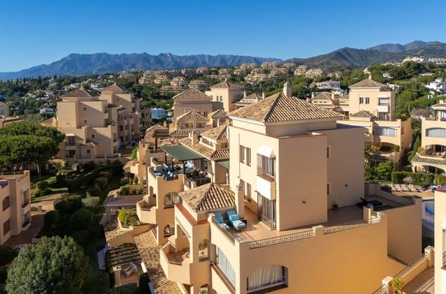 4 soveværelse Lejlighed til salg i Elviria, Marbella med swimmingpool garage - € 1.399.000 (Ref: 8664513)