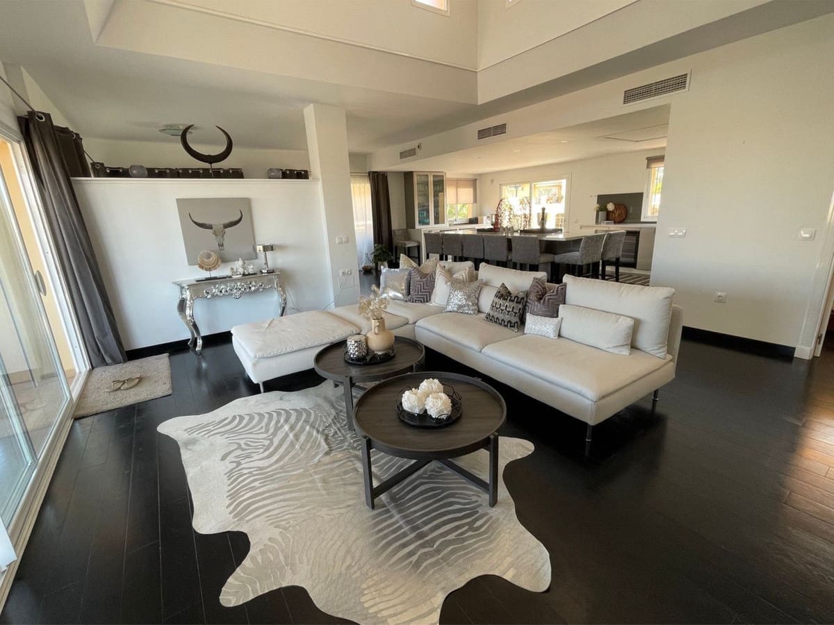 4 slaapkamer Appartement te koop in Elviria met zwembad garage - € 1.399.000 (Ref: 8664513)