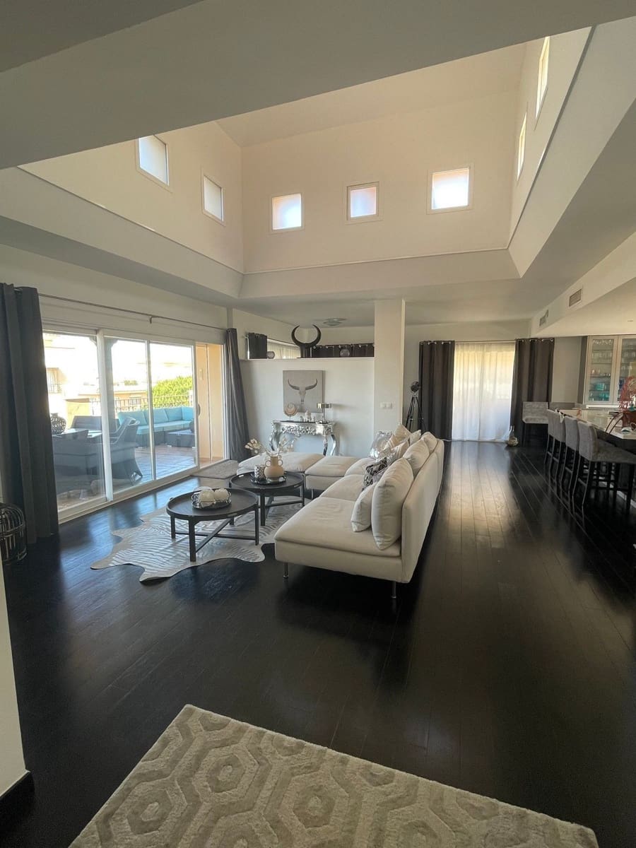 4 slaapkamer Appartement te koop in Elviria met zwembad garage - € 1.399.000 (Ref: 8664513)