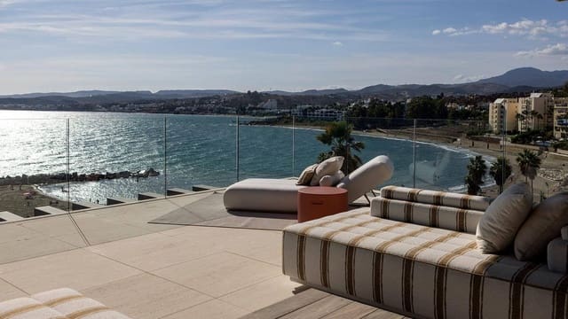 2 slaapkamer Appartement te koop in Estepona met zwembad garage - € 2.310.000 (Ref: 8670891)