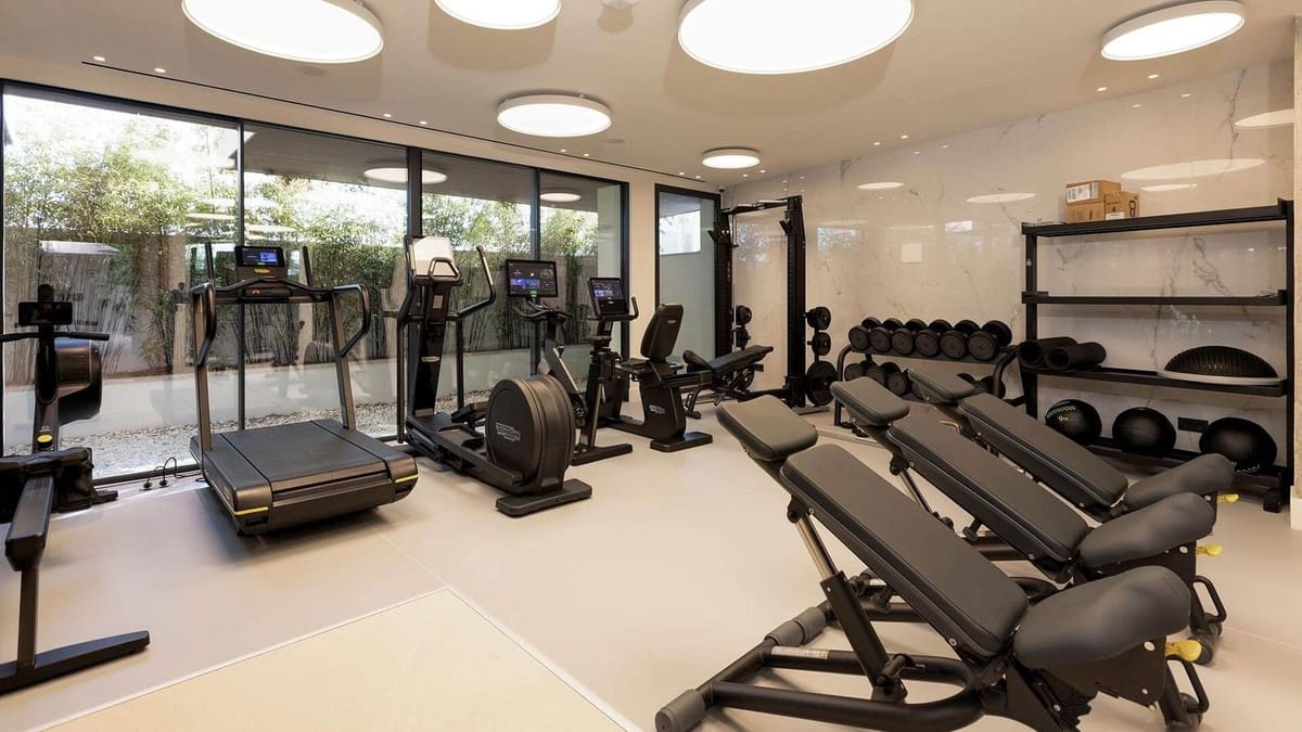 2 slaapkamer Appartement te koop in Estepona met zwembad garage - € 2.310.000 (Ref: 8670891)