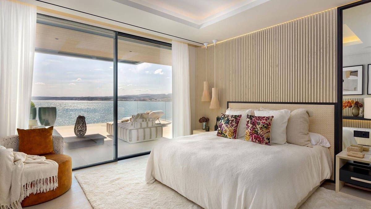 2 bedroom Apartment for sale in Estepona with pool garage - € 3,003,000 (Ref: 8670891)