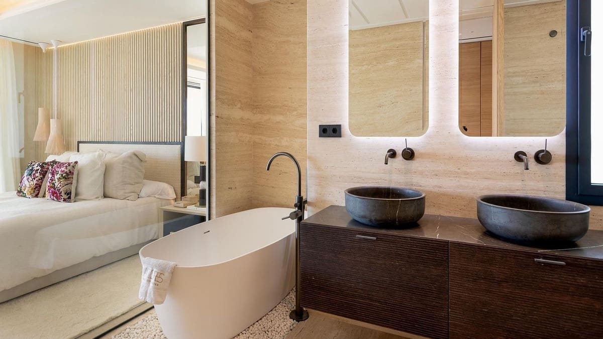 2 bedroom Apartment for sale in Estepona with pool garage - € 3,003,000 (Ref: 8670891)