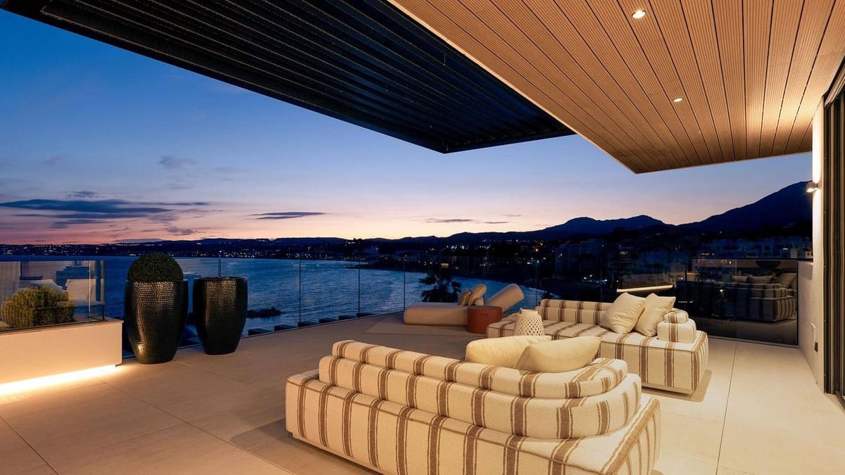 2 Zimmer Apartment zu verkaufen in Estepona mit Pool Garage - 3.003.000 € (Ref: 8670891)