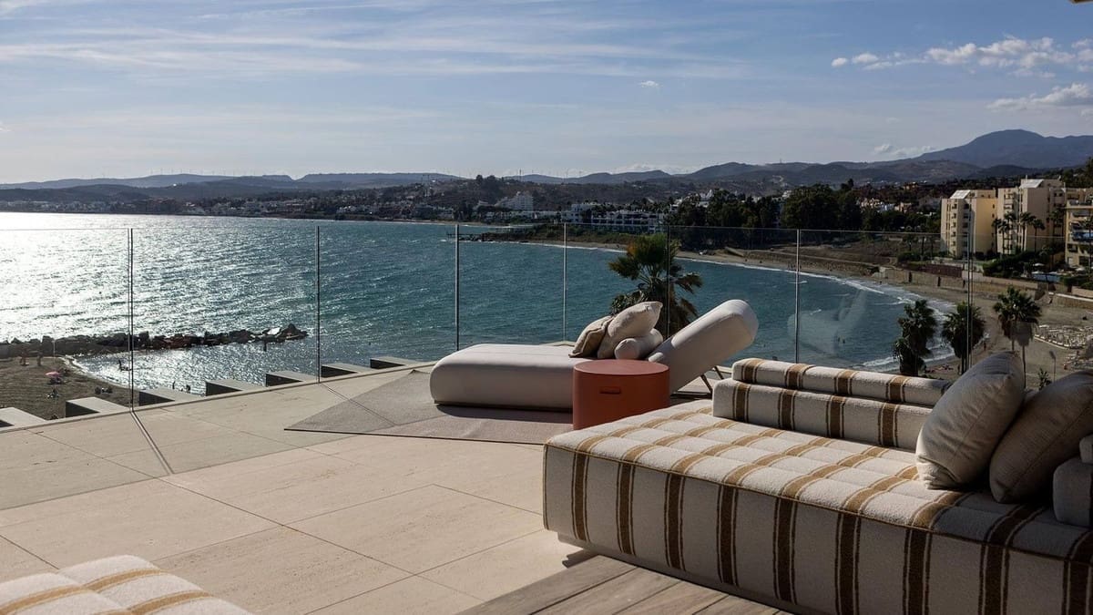 2 Zimmer Apartment zu verkaufen in Estepona mit Pool Garage - 3.003.000 € (Ref: 8670891)