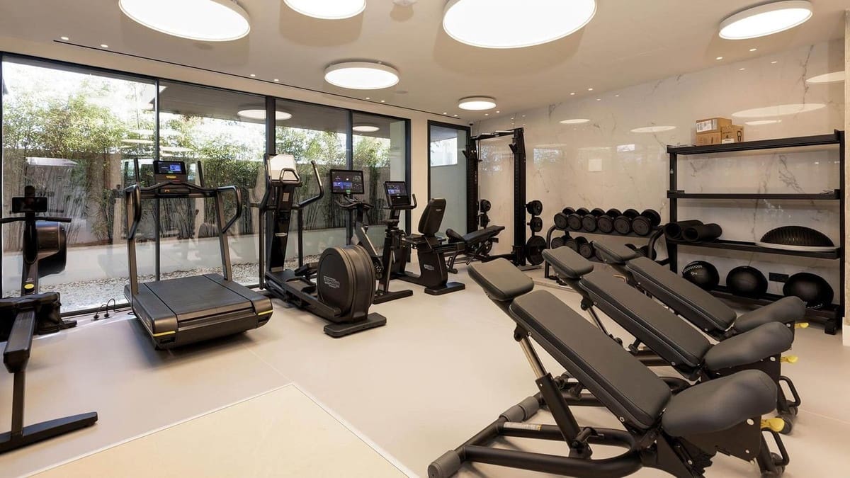 2 Zimmer Apartment zu verkaufen in Estepona mit Pool Garage - 3.003.000 € (Ref: 8670891)