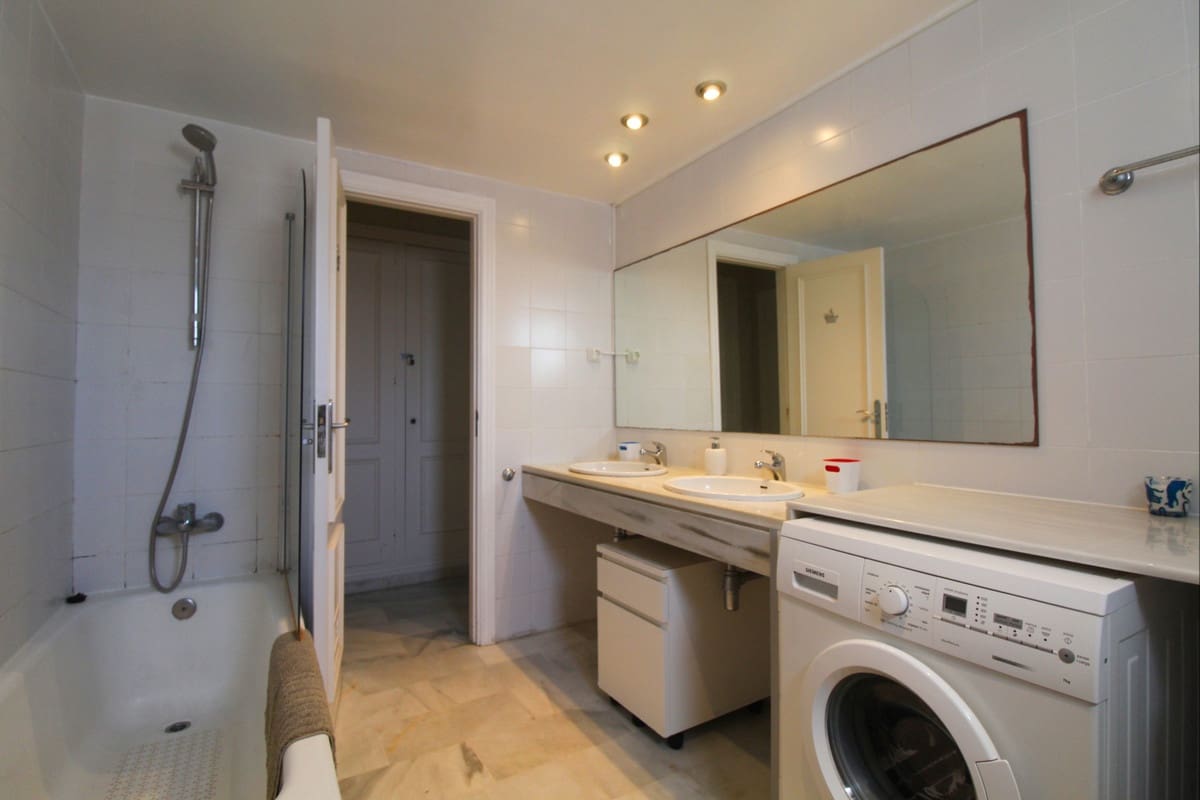 2 chambre Appartement à vendre à Puerto Banus - 495 000 € (Ref: 8692111)