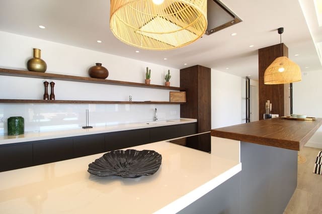 4 slaapkamer Penthouse te koop in Nueva Andalucia, Marbella met zwembad garage - € 2.750.000 (Ref: 8695877)