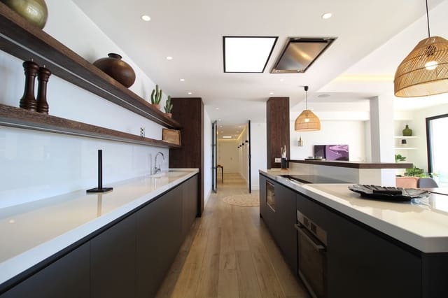 4 slaapkamer Penthouse te koop in Nueva Andalucia, Marbella met zwembad garage - € 2.750.000 (Ref: 8695877)