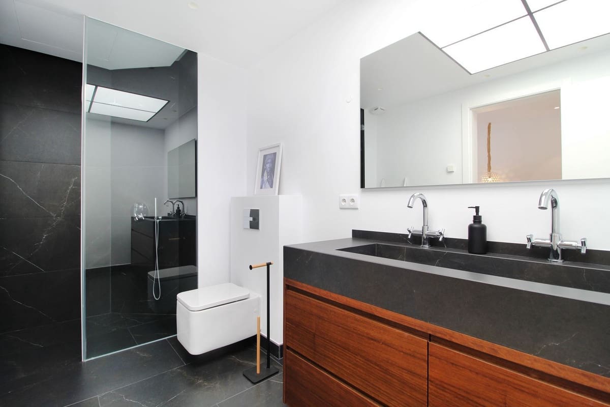 4 sypialnia Penthouse na sprzedaż w Nueva Andalucia z basenem garażem - 2 750 000 € (Ref: 8695877)