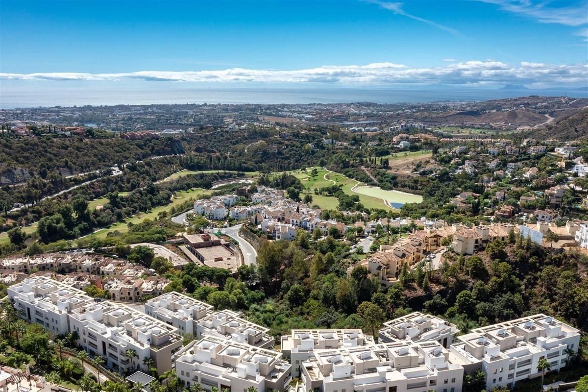 3 bedroom Apartment for sale in Benahavis with pool garage - € 649,000 (Ref: 8705703)