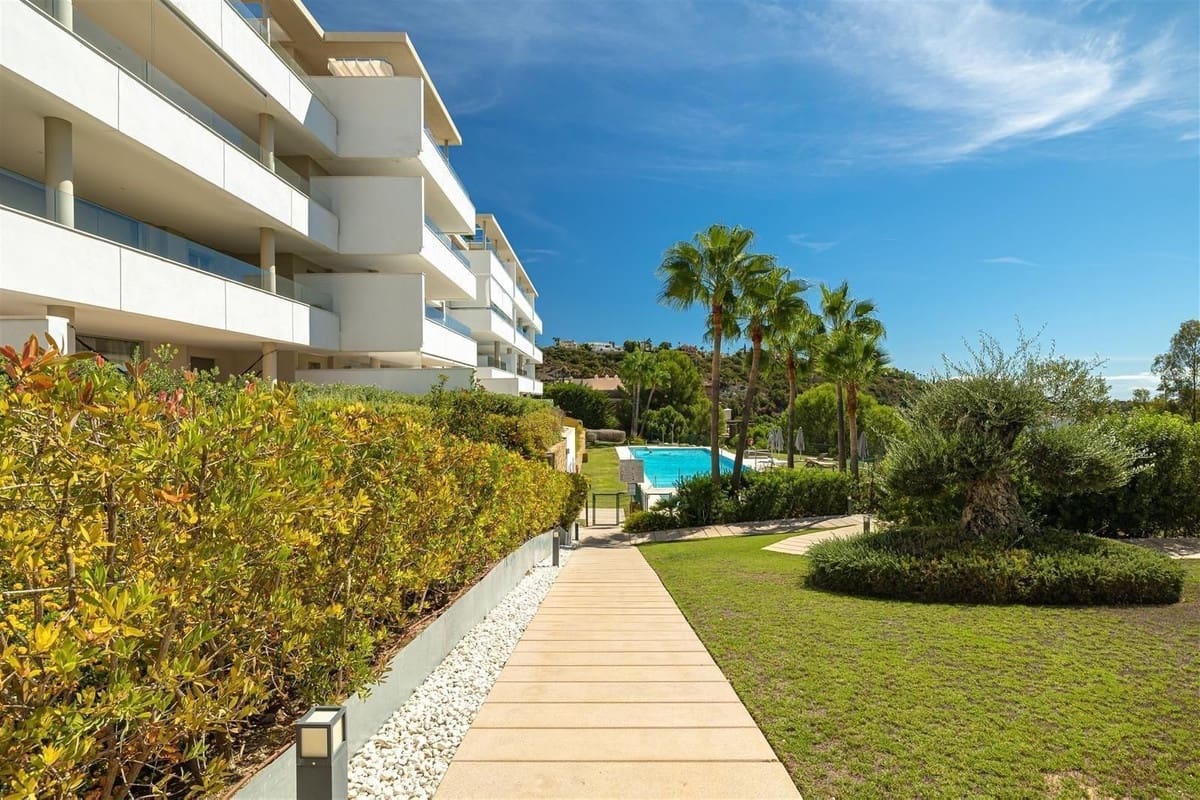 3 bedroom Apartment for sale in Benahavis with pool garage - € 649,000 (Ref: 8705703)