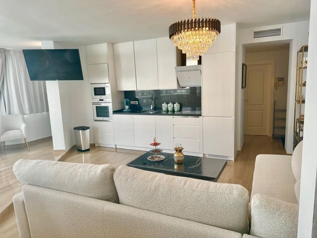 3 slaapkamer Penthouse te koop in Benalmadena Costa, Benalmádena met zwembad - € 745.000 (Ref: 8710802)