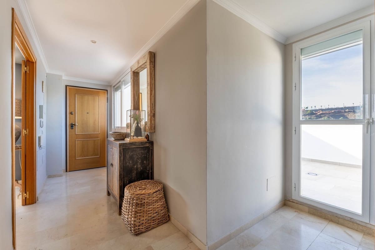 4 soveværelse Lejlighed til salg i New Golden Mile med swimmingpool garage - € 619.000 (Ref: 8725143)